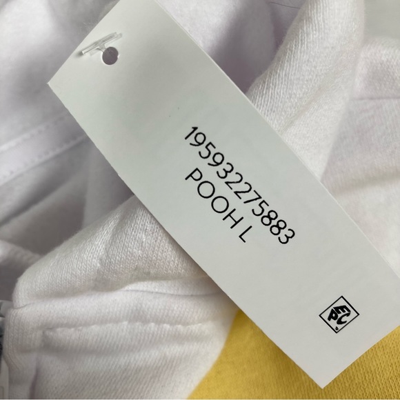 Disney Womens Licensed Winnie The Pooh Full Zip Character Hoodie Size L NWT - Picture 16 of 16